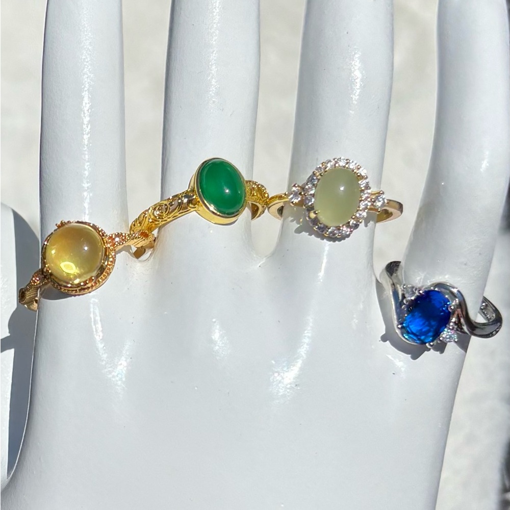 Lot of 4 adjustable rings, assorted stones BNWT quality costume jewelry